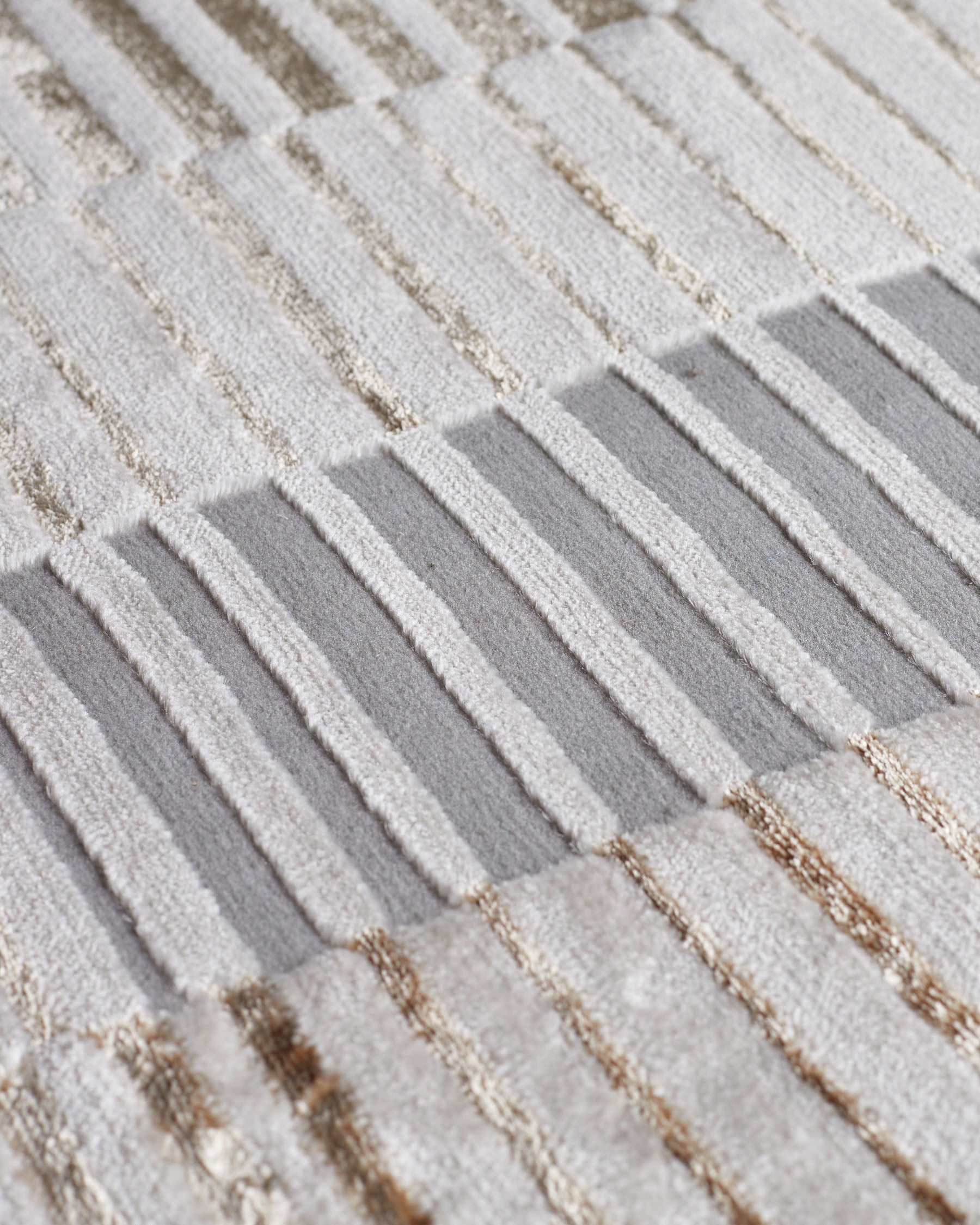 Bijou mixed metallics textured large rug - Image 6