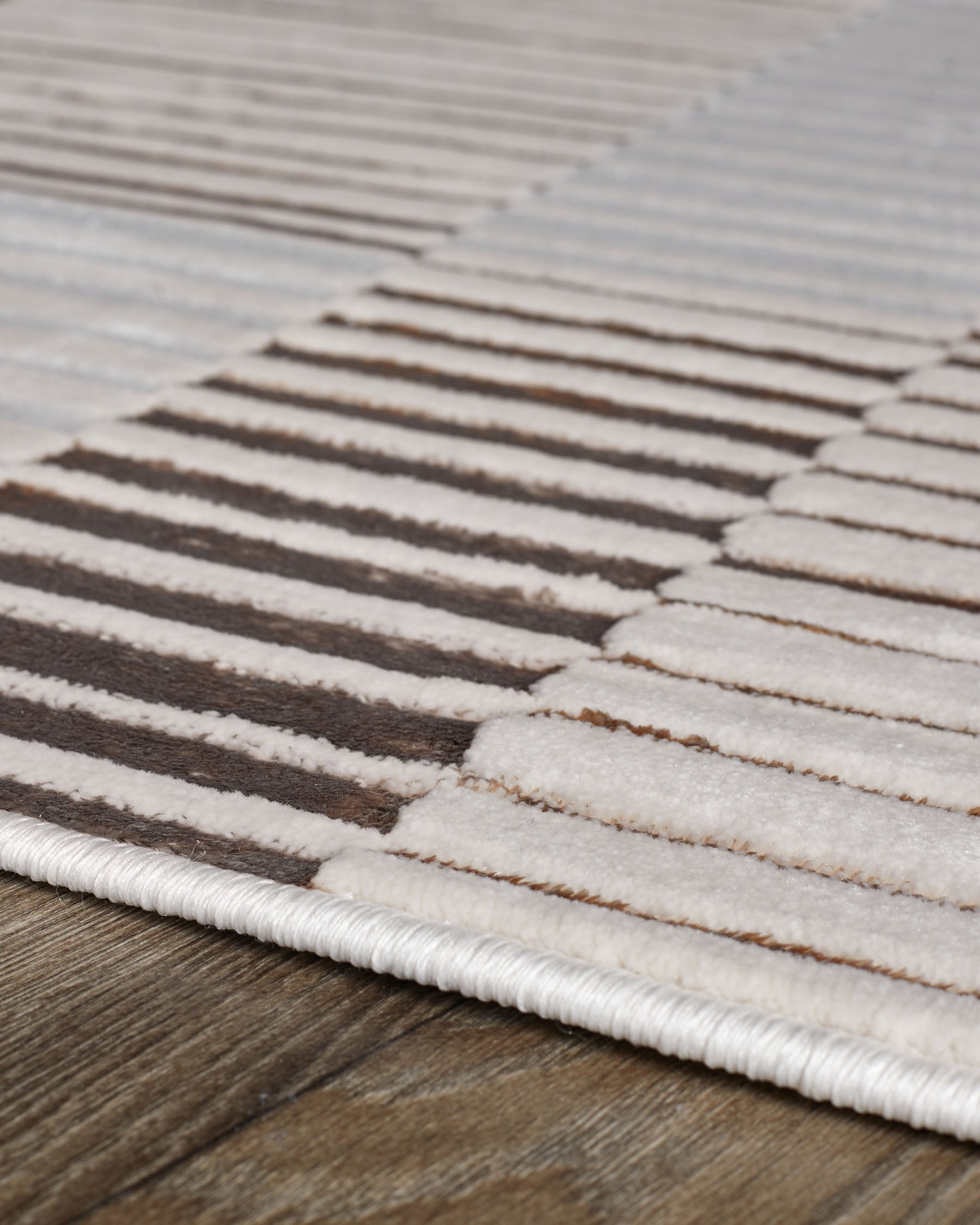 Bijou mixed metallics textured large rug - Image 5