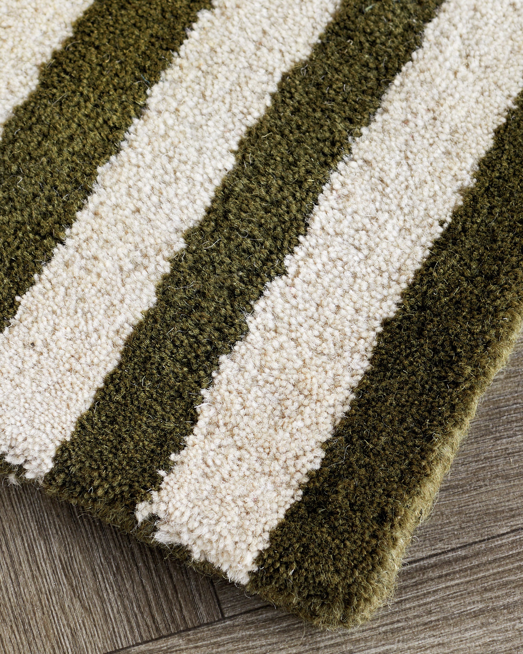 Abstract Swirl dark green wool large rug - Image 5