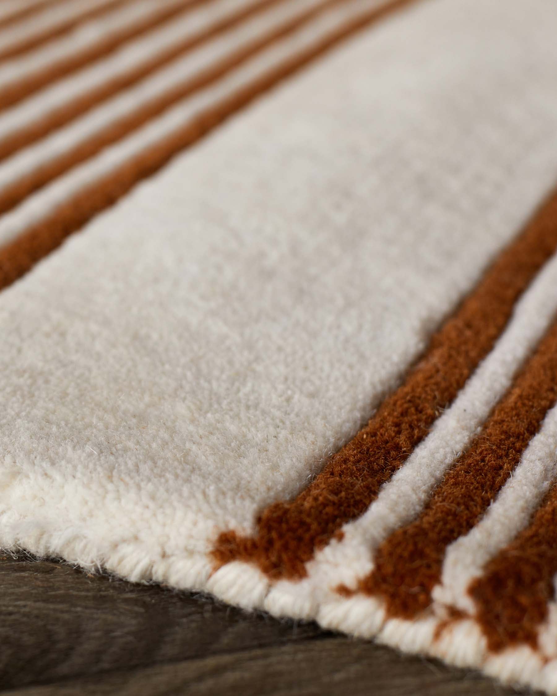 Abstract Lines rust and cream wool large rug - Image 6