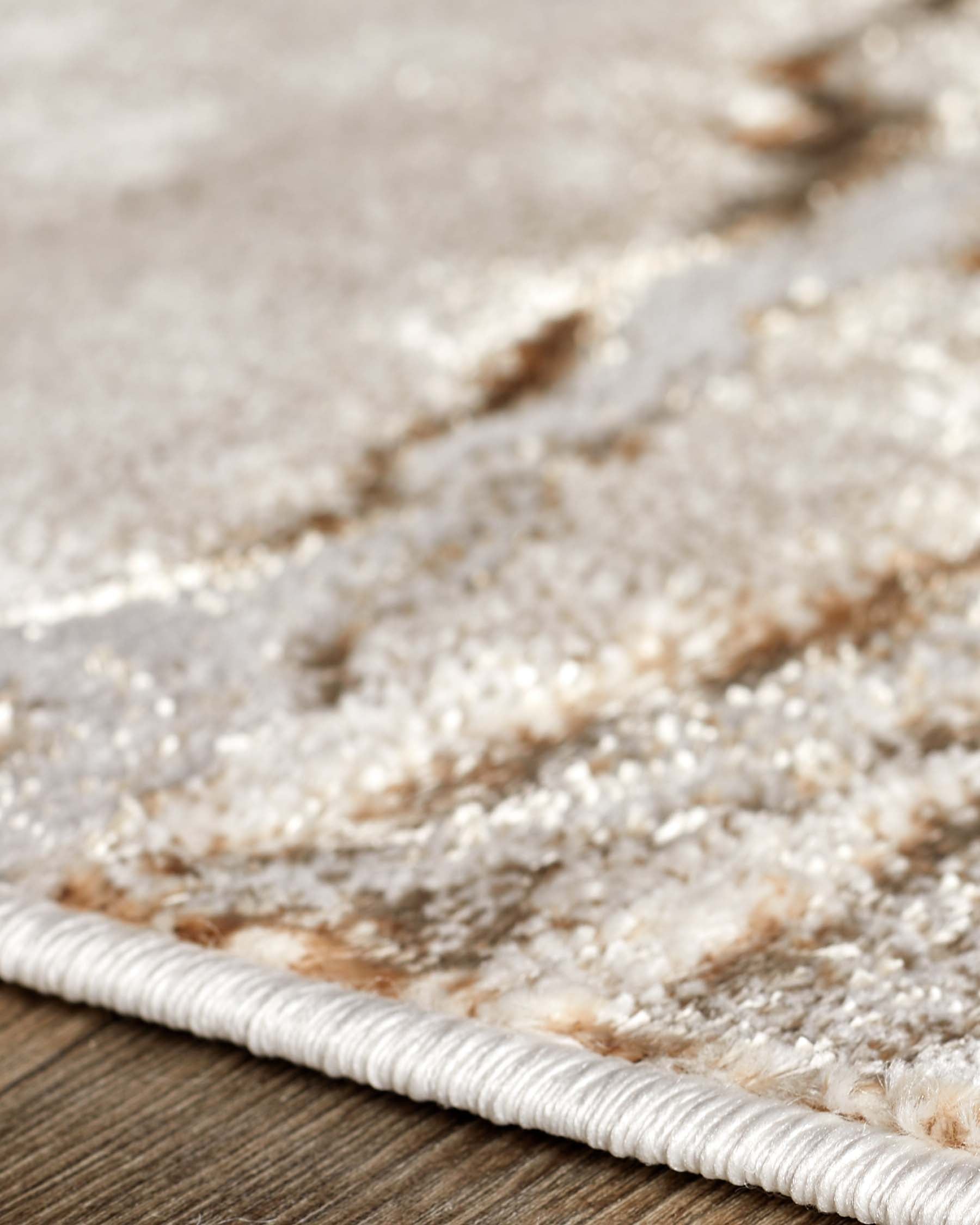 Perla gold textured medium rug - Image 4